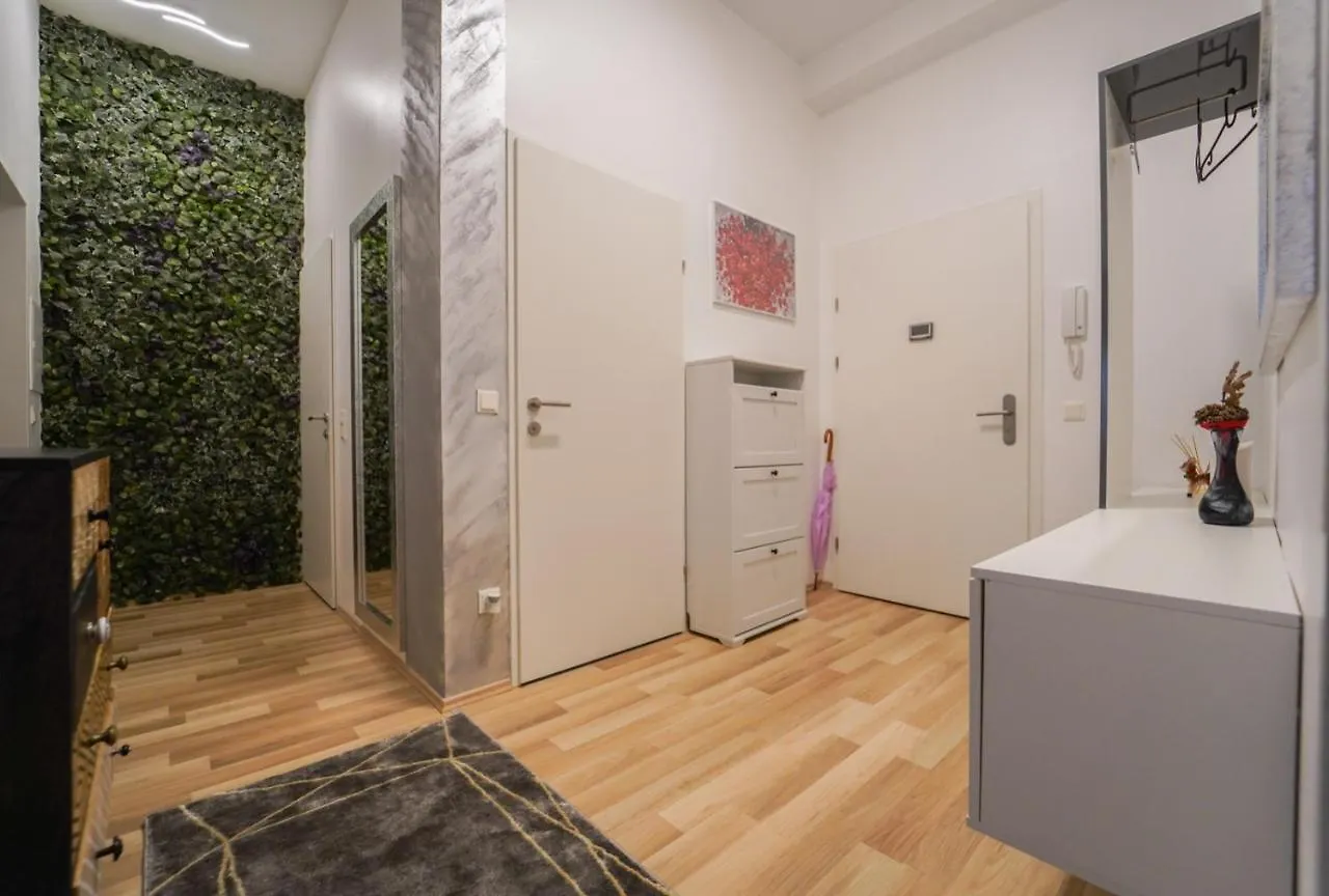 Gardenhill Vienna Apartment 0*,  Austria