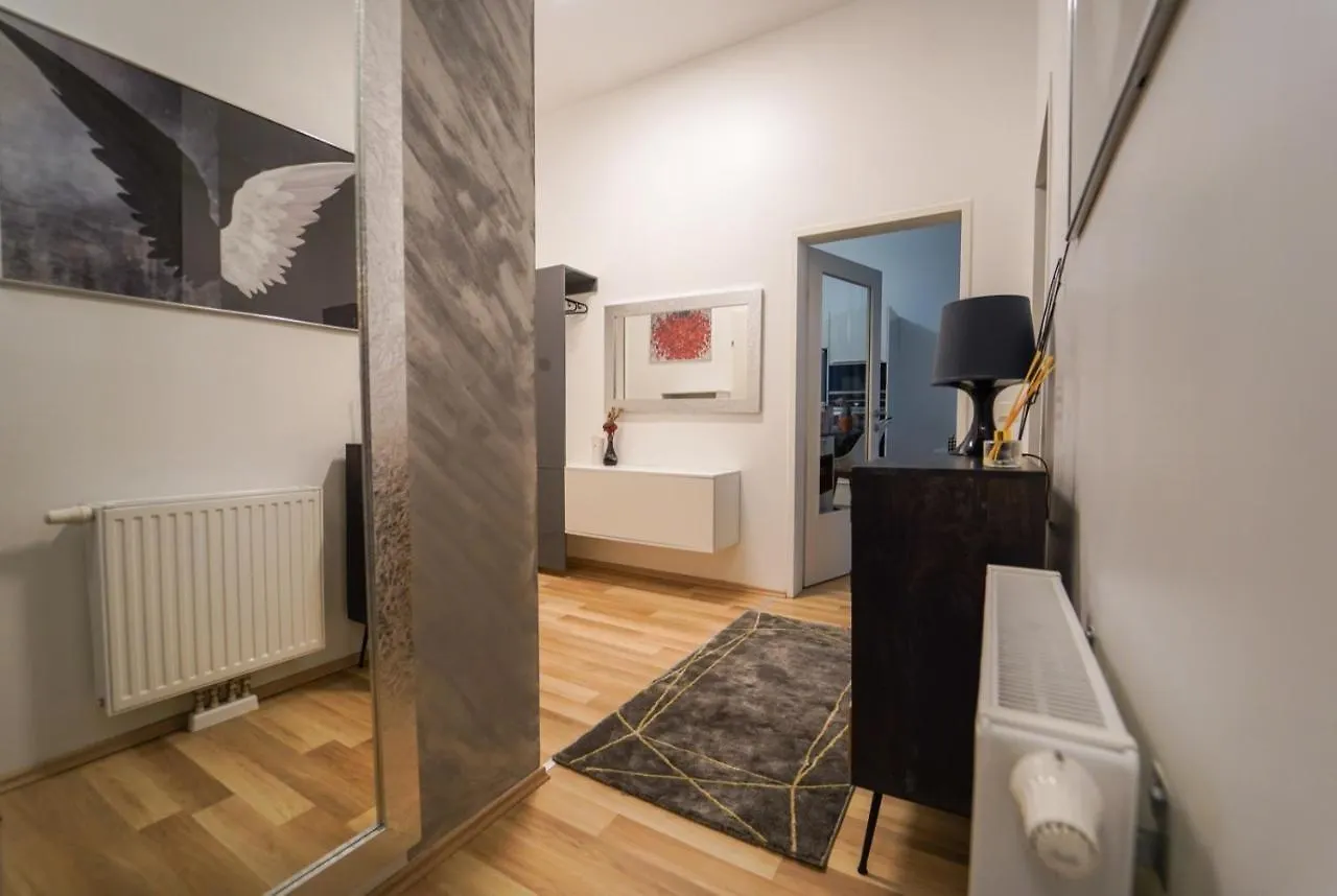 Gardenhill Vienna Apartment 0*,